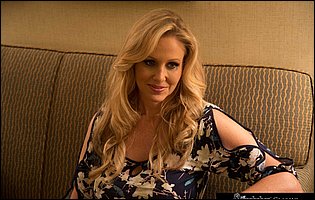 Julia Ann - Naughty America