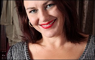 Betsy Long loves showing her body