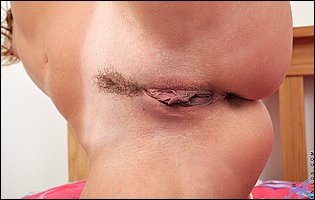 Olga Cabaeva dildofucks her cunt