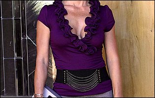 Mature beauty Jenny Mason in sexy panties loves showing her twat