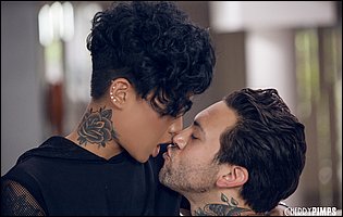 Honey Gold in black knee socks is having a hot sex with tattooed guy